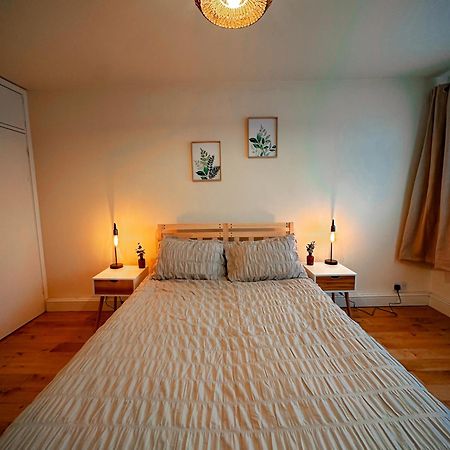 Bright & Spacious Split Level Flat In Kennington Лондон Екстериор снимка