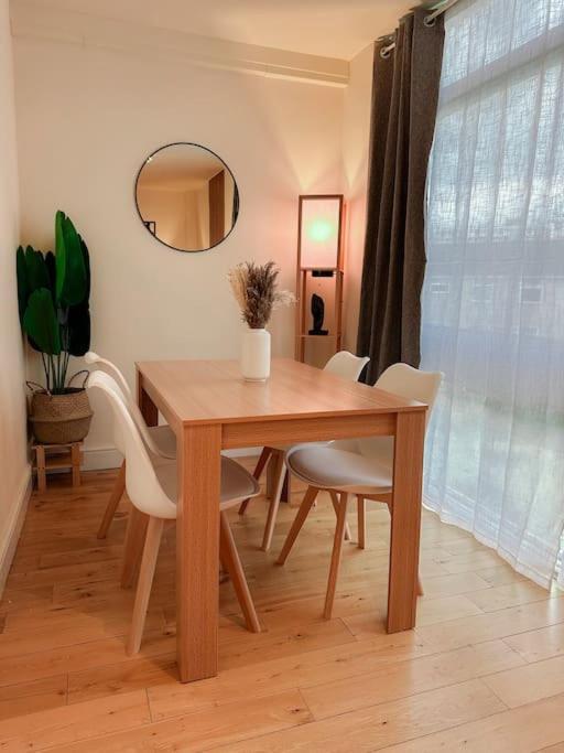 Bright & Spacious Split Level Flat In Kennington Лондон Екстериор снимка