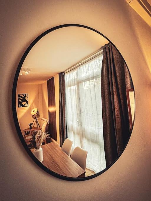 Bright & Spacious Split Level Flat In Kennington Лондон Екстериор снимка